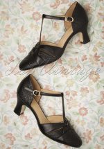 50s Peta T-Strap Pumps in Black