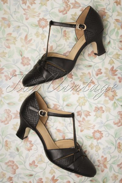 50s Peta T-Strap Pumps in Black