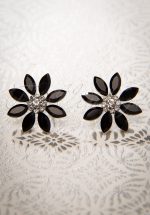 50s Black Flower Earstuds in Silver