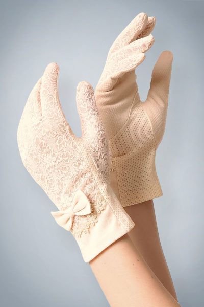 40s Ruth Lace Gloves in Cream