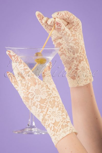50s Lady Mary Lace Gloves in Capucine Cream