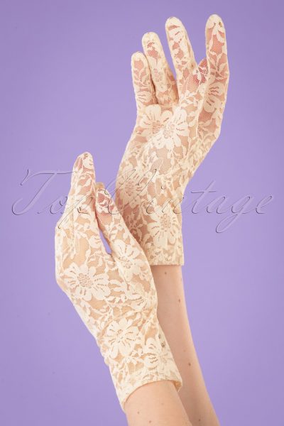 50s Lady Mary Lace Gloves in Capucine Cream