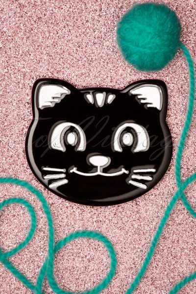 60s Cat Face Brooch in Black