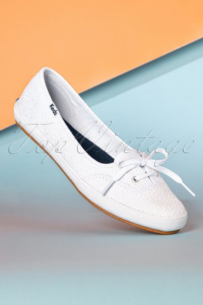 50s Daisy Teacup Ballerina Sneakers in White