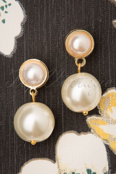 50s Classy Pearl Earrings in Ivory