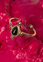 50s Black Teardrop Ring in Gold