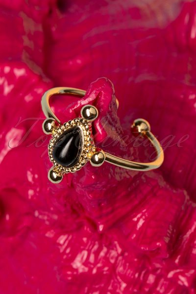 50s Black Teardrop Ring in Gold