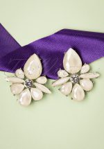 50s Flower Studs in Snow White