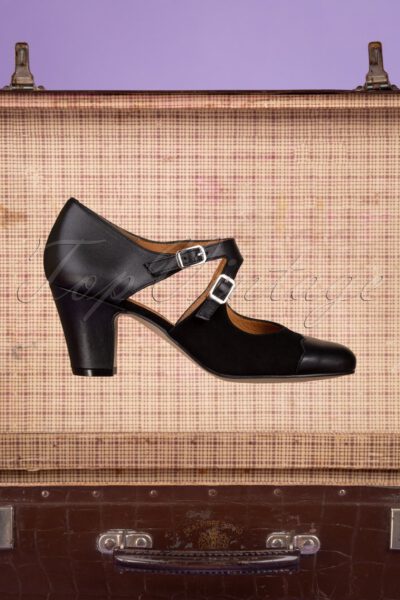 40s Days Away Leather Pumps in Black