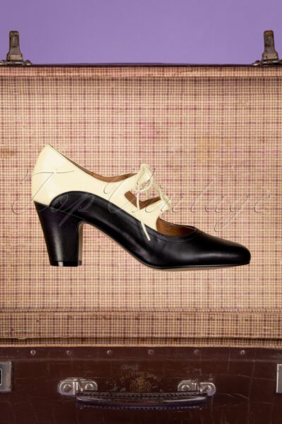 40s Back In Time Leather Pumps in Black and White