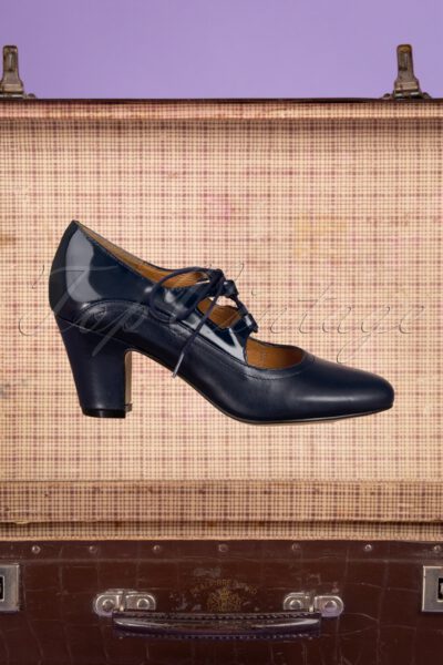 40s Back In Time Leather Pumps in Navy