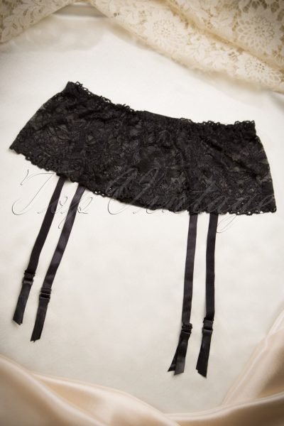 50s Wide Lace Suspender Belt in Black