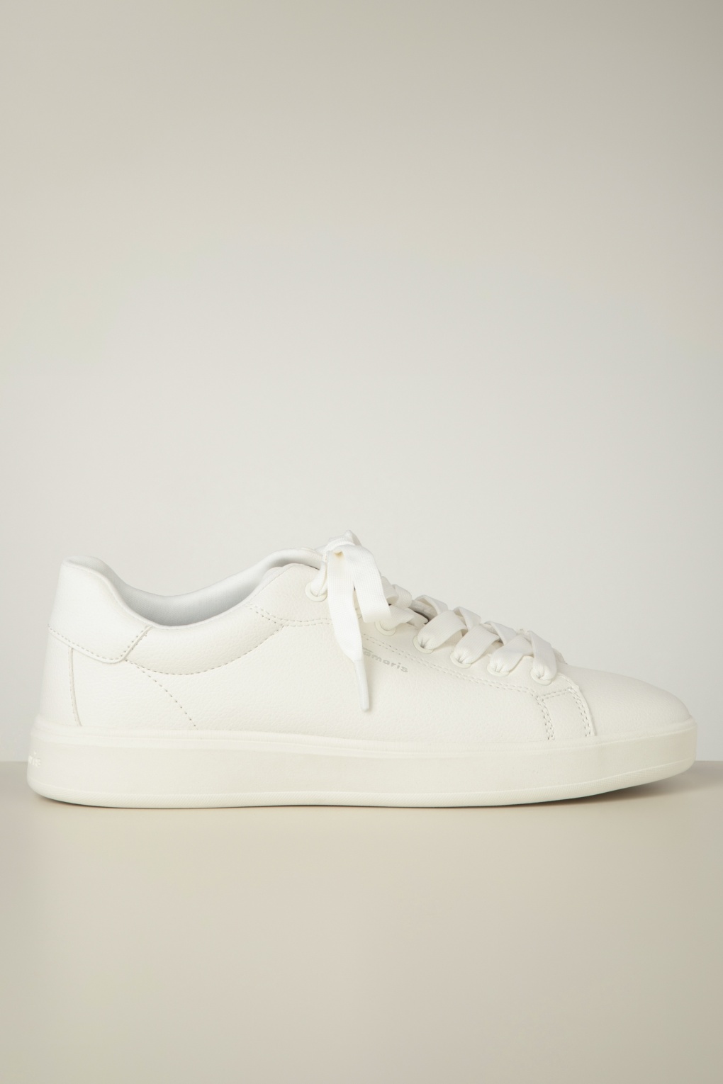 262418-Tamaris-50701-Sneakers-White-Uni-20240806-004W-full