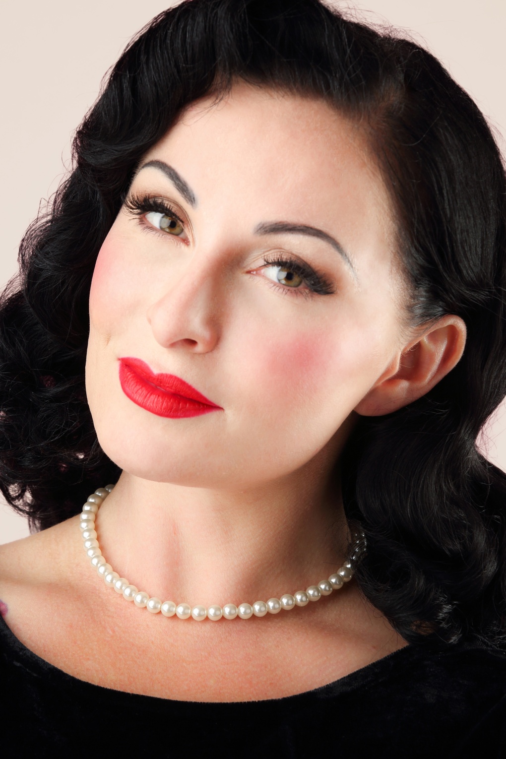 260513-Lovely-Grace-Kelly-Pearl-Necklace-300-51-26483-08142018-001MW-full