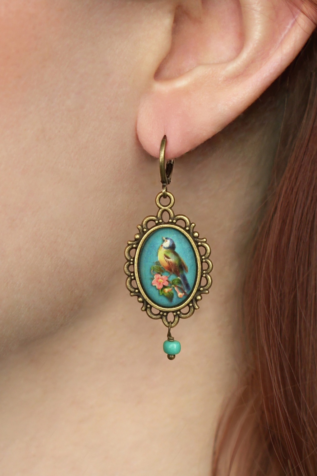 278277-Urban-Hippies-54814-Earring-Hanger-Chickadee-Green-Bead-250807-001-full