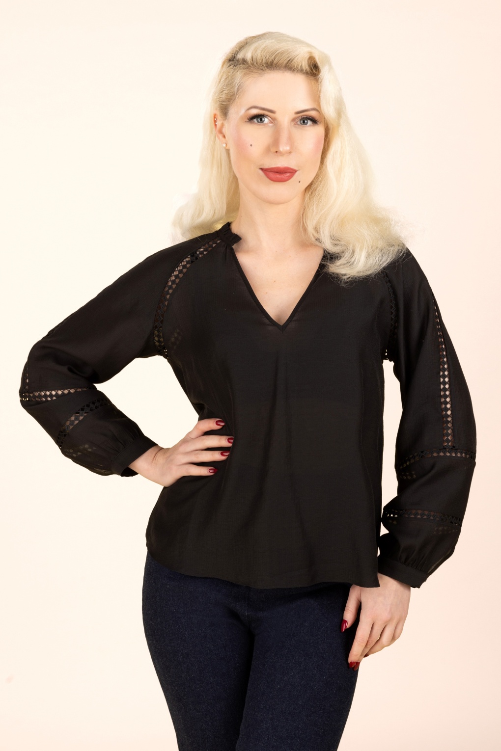 281525-Topvintage-Boutique-52120-Blouse-Melissa-Black-251013-001MW-full