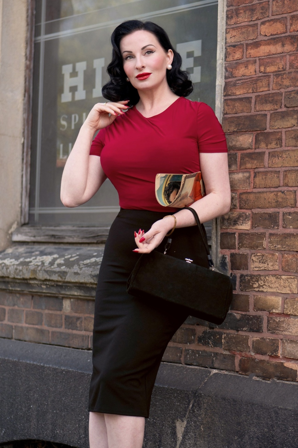 261102-Vintage-Chic-50012-Top-Red-27591-Pencil-skirt-black-240521-030i-full