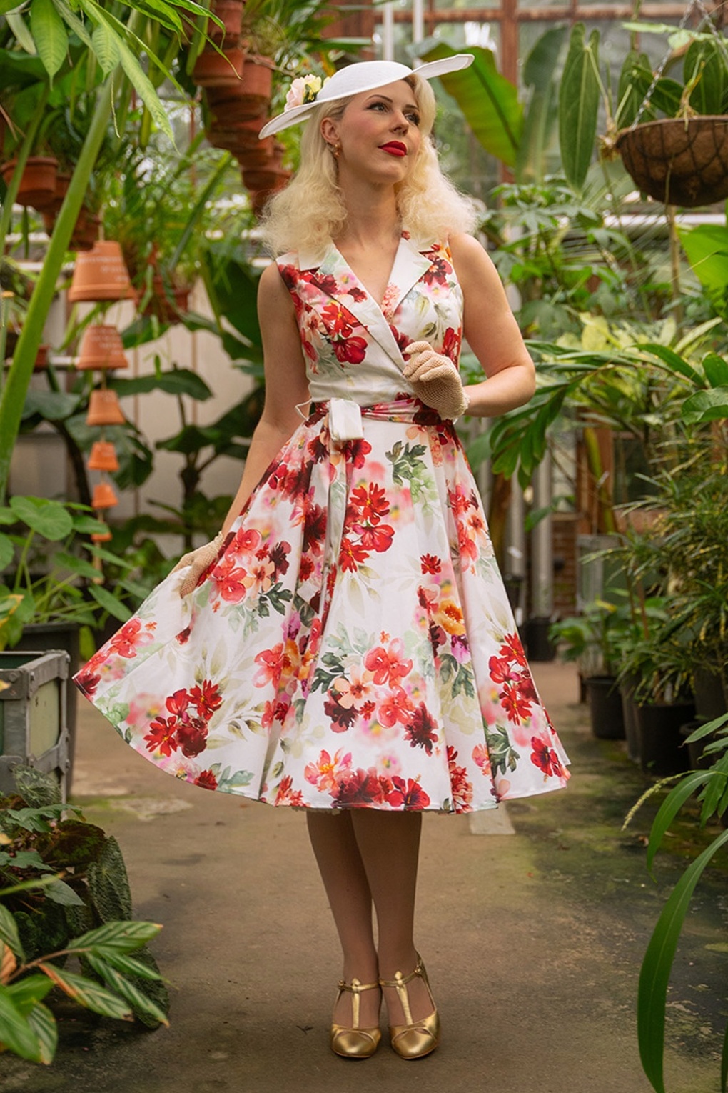 273764-Hearts-and-Roses-52564-Swing-Dress-Floral-White-Red-250318-001LW-full